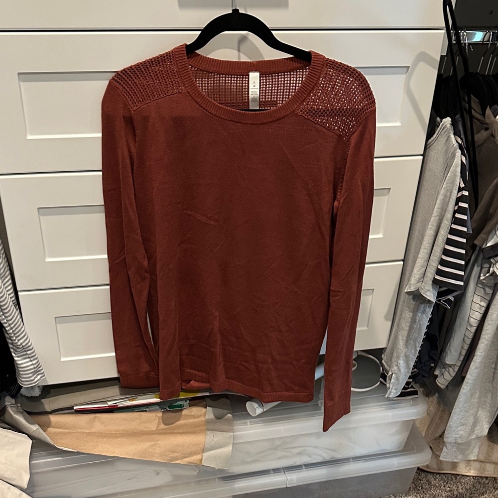 lululemon athletica Sweater size 6